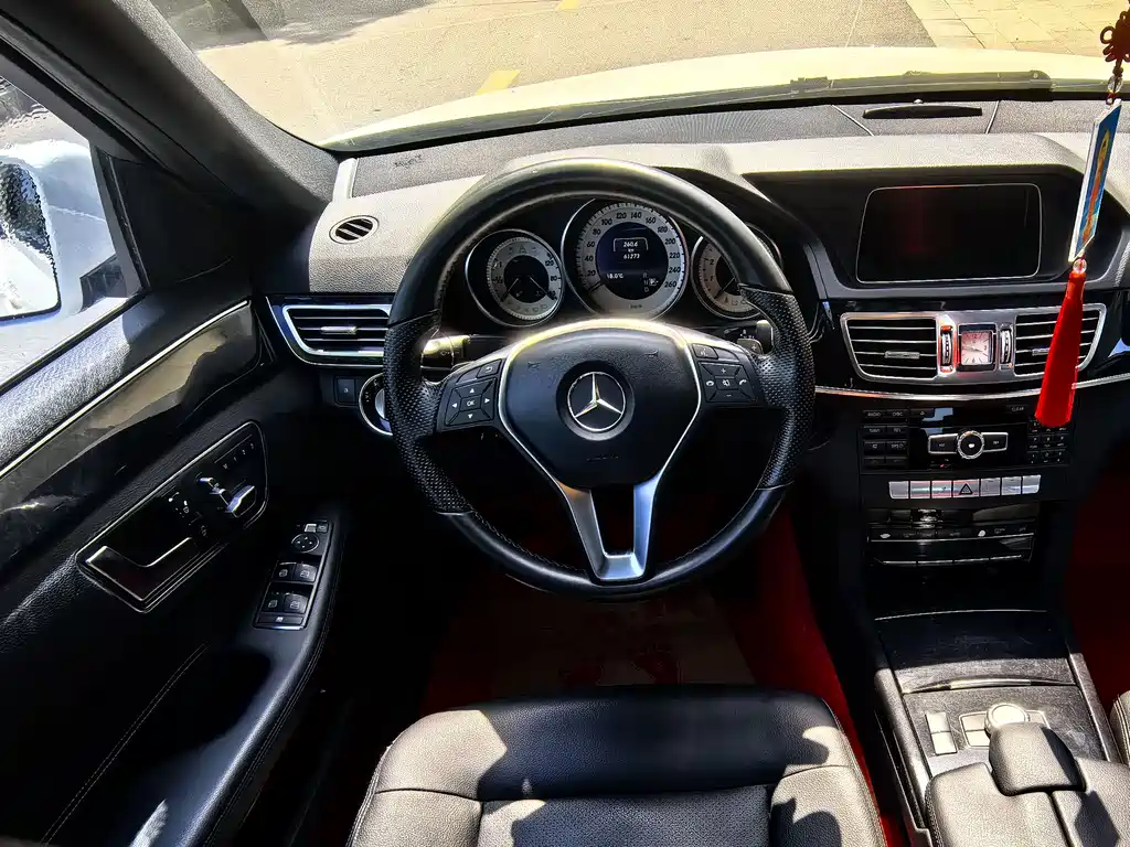 Mercedes-Benz E-Class 2013 — фото 8