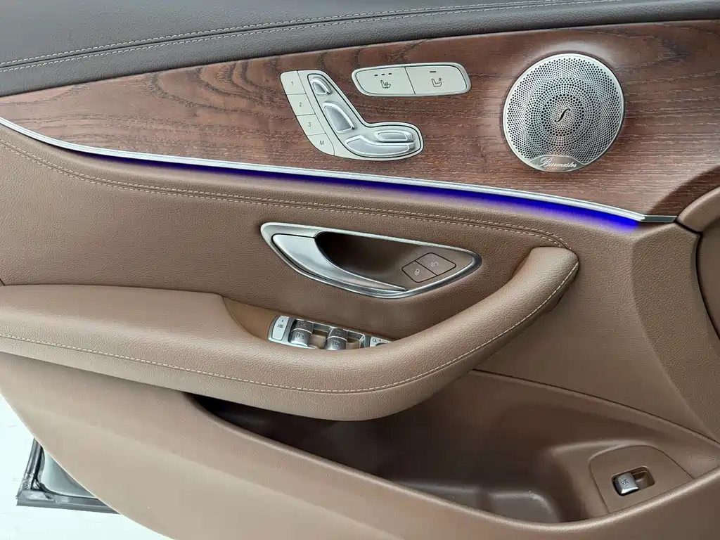 Mercedes-Benz E-Class 2023 — фото 19