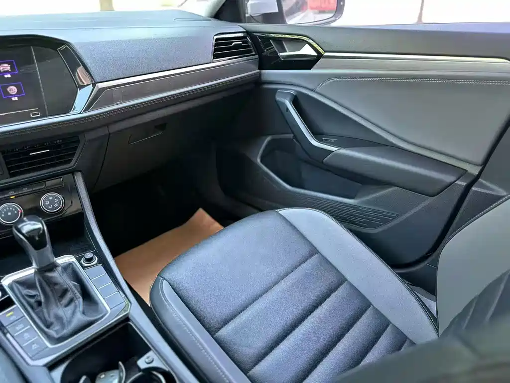 Volkswagen Sagitar 2021