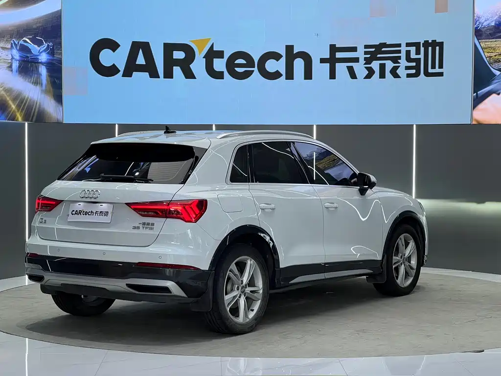Audi Q3 2020 — фото 14