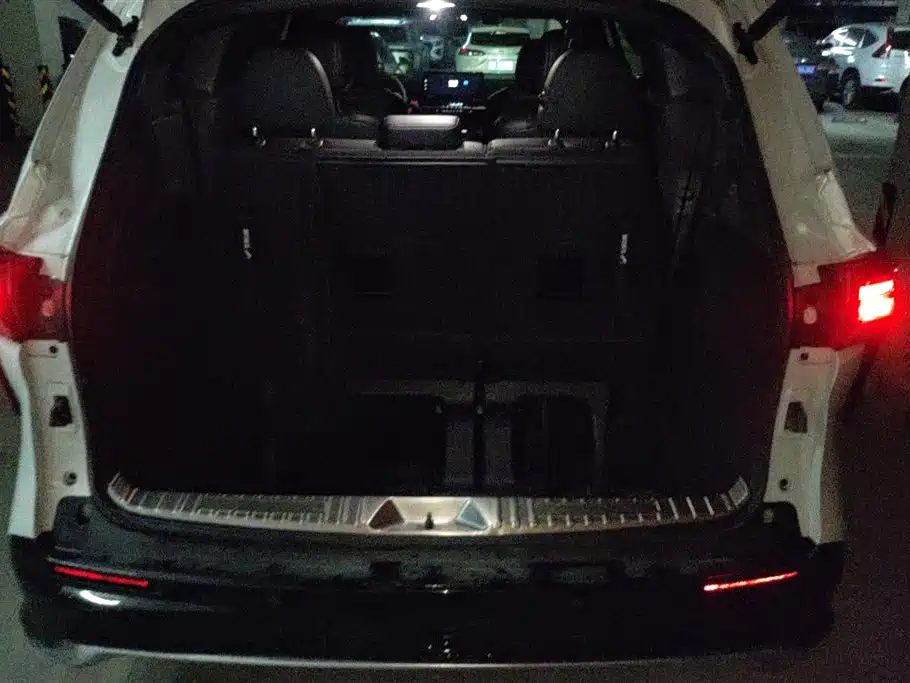 Toyota Granvia 2024