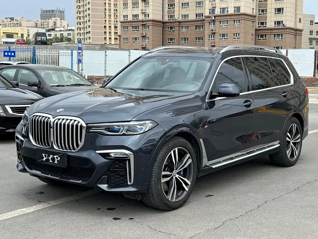 BMW X7 2022 — фото 1