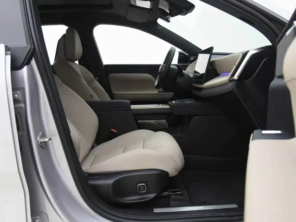 Volvo XC70 Plug-In Hybrid 2025 — фото 14
