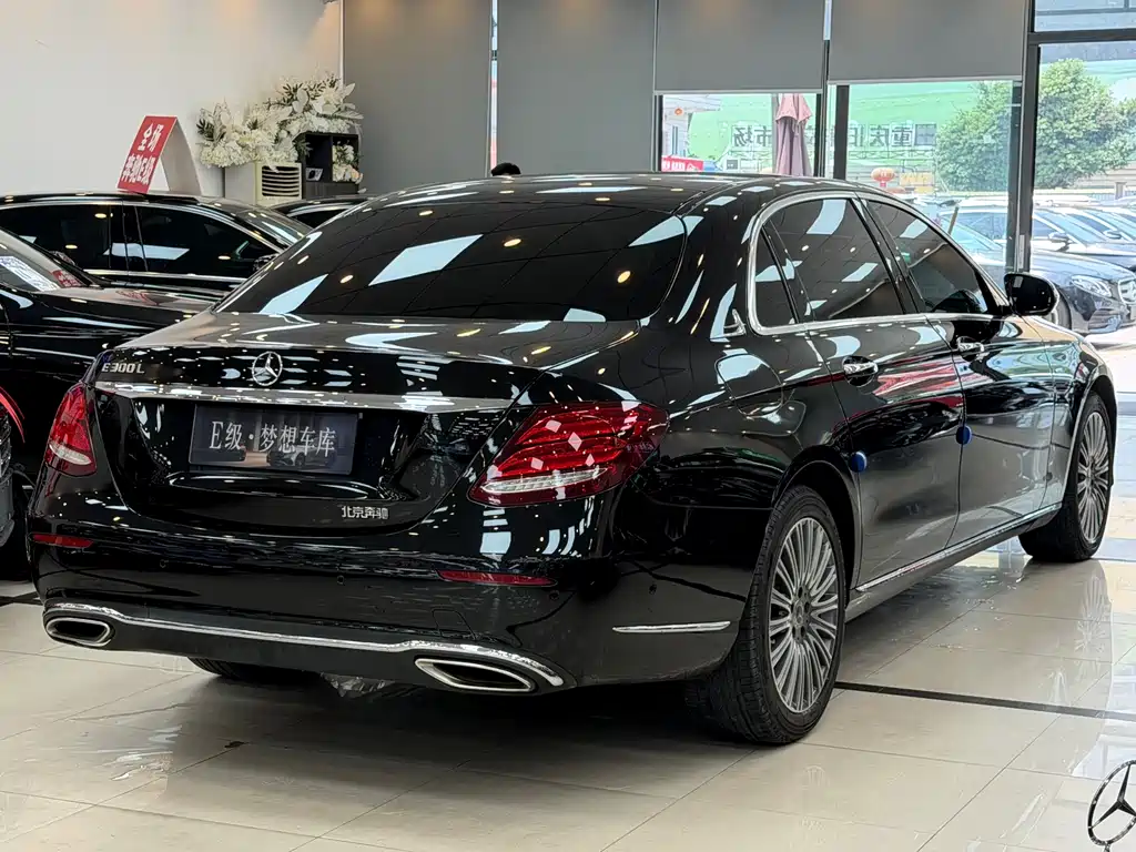 Mercedes-Benz E-Class 2020 — фото 23