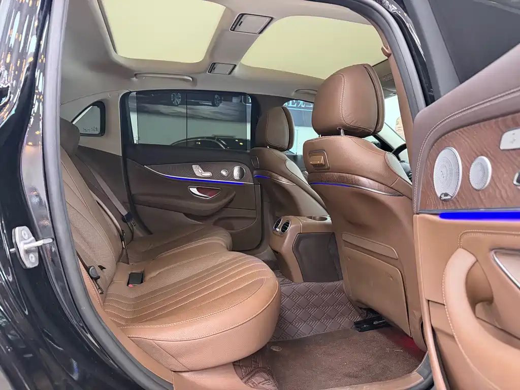 Mercedes-Benz E-Class 2020 — фото 16