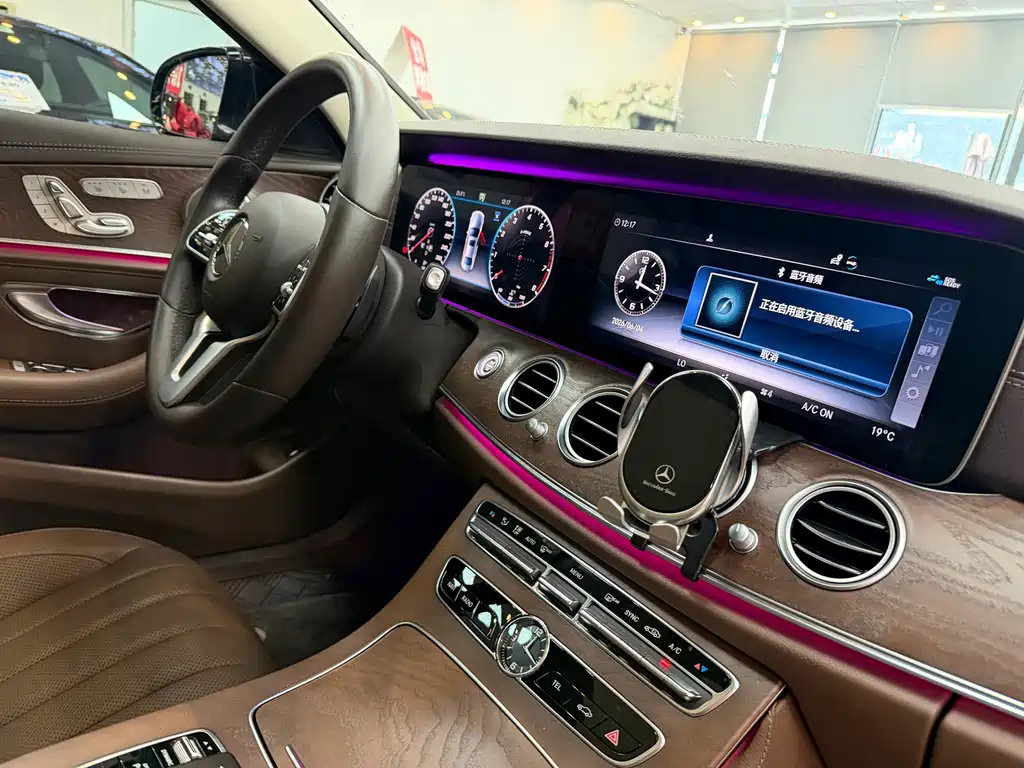 Mercedes-Benz E-Class 2020 — фото 20