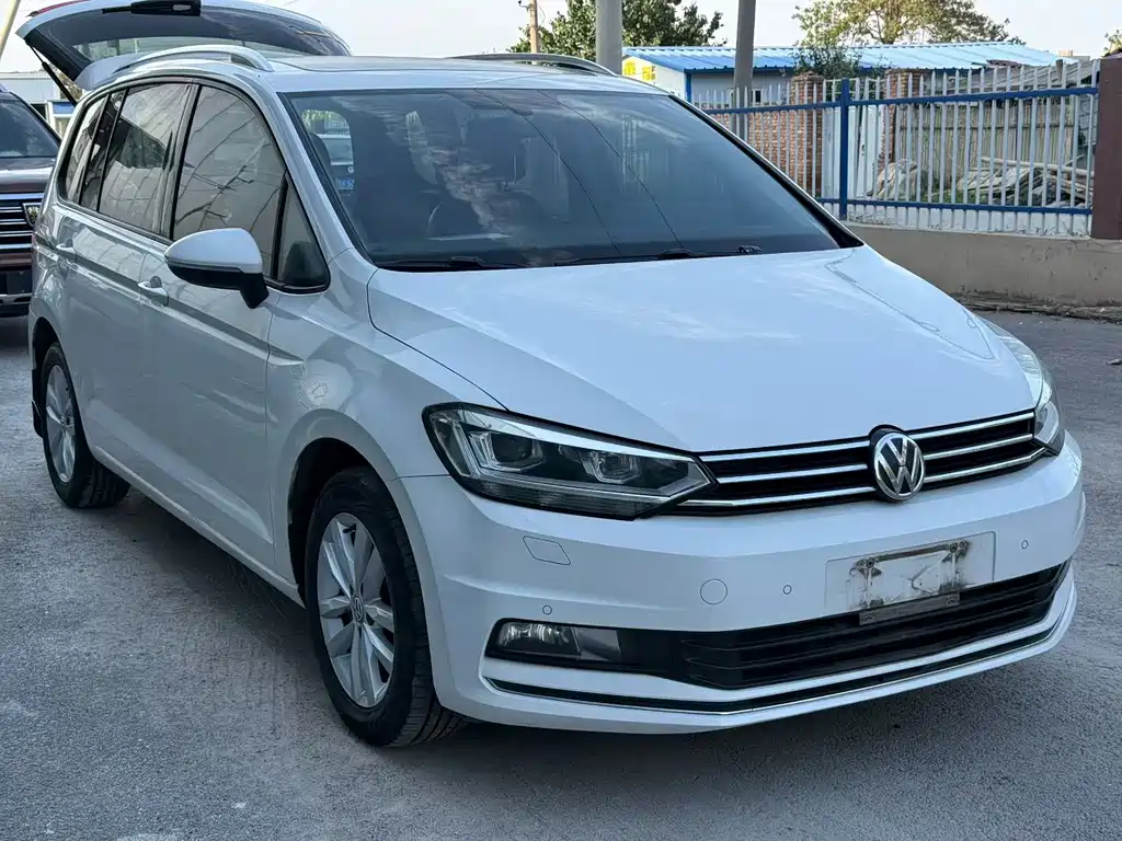 Volkswagen Touran 2016