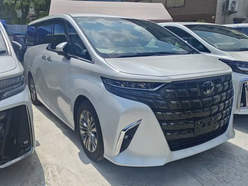 Toyota Alphard 2024 — фото 3