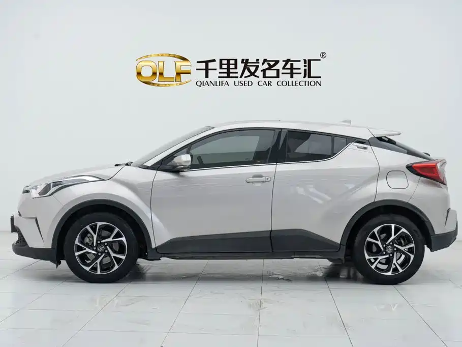 Toyota C-HR 2020 — фото 24