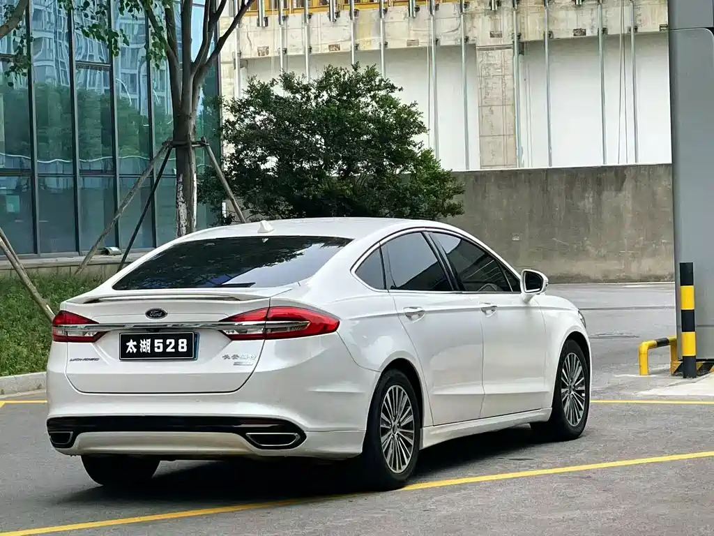 Ford Mondeo 2017 — фото 7