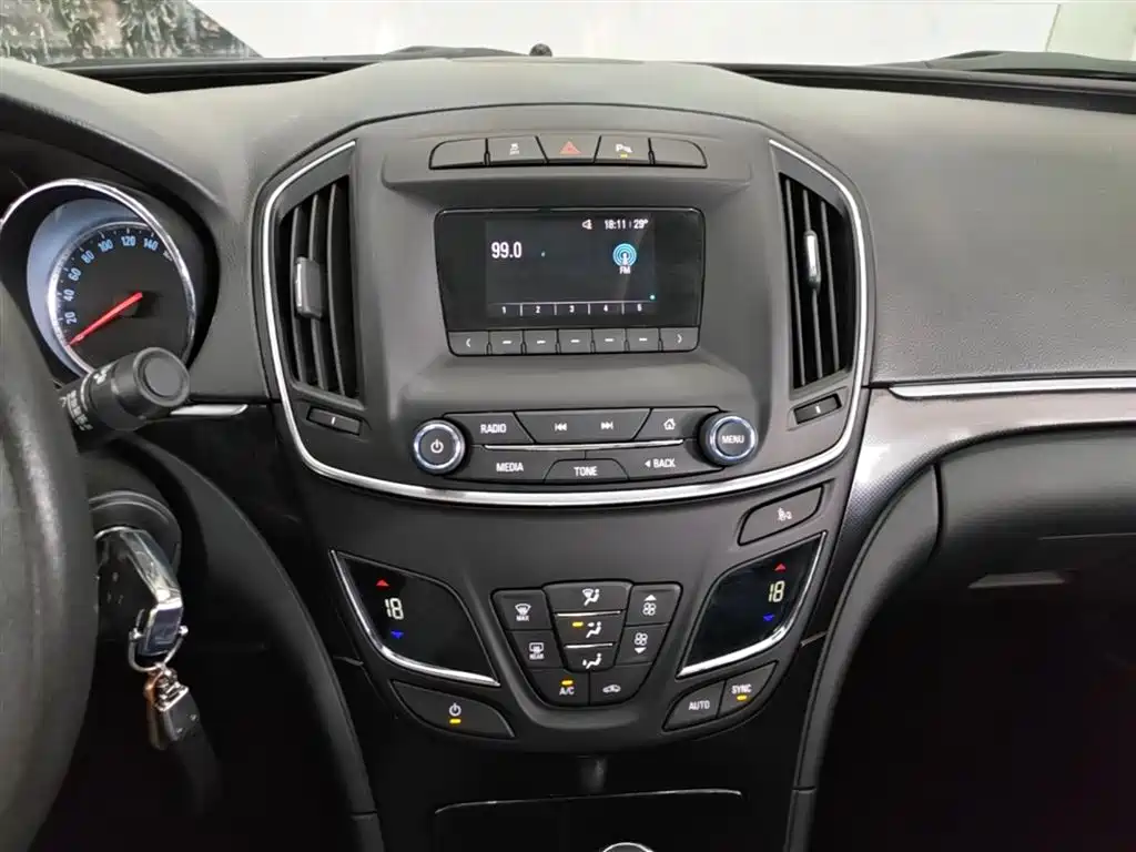 Buick Regal 2015 — фото 13