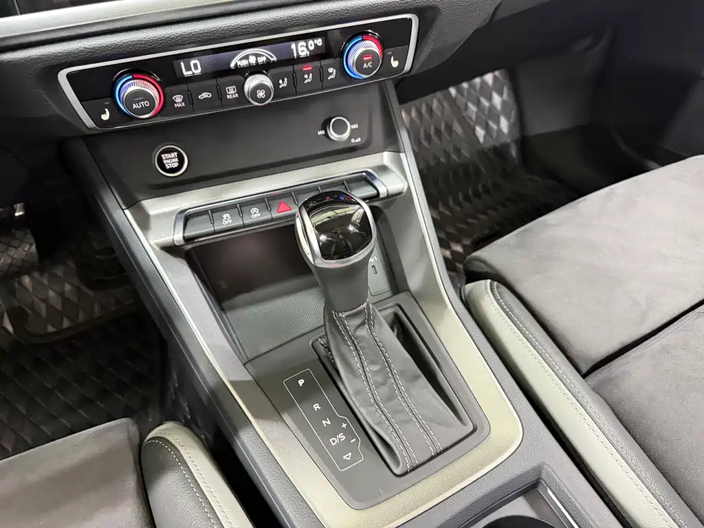 Audi Q3 2023 — фото 14