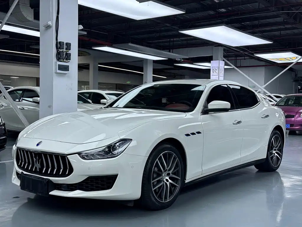 Maserati Ghibli 2021 — фото 1