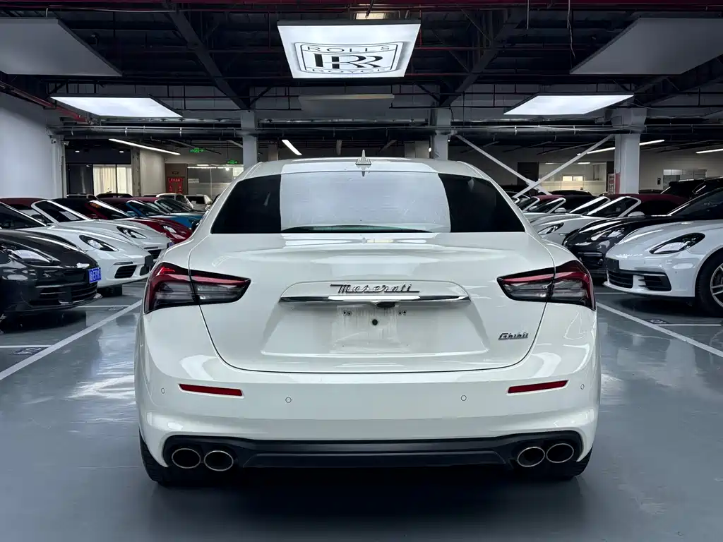 Maserati Ghibli 2021 — фото 20