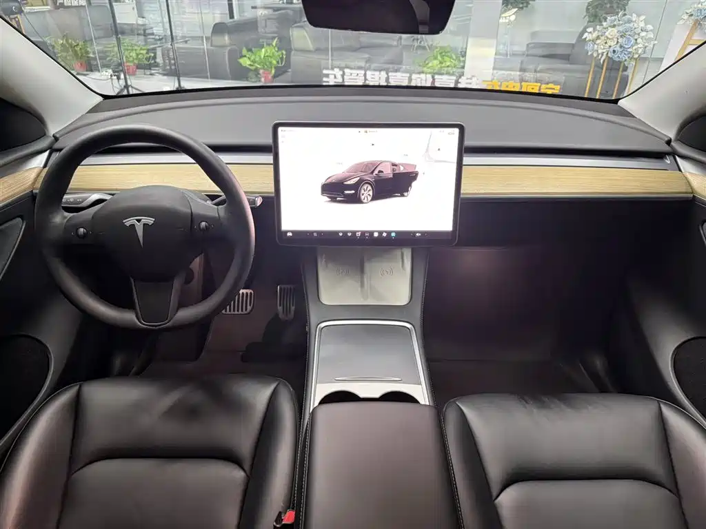 Tesla Model Y 2023 — фото 10