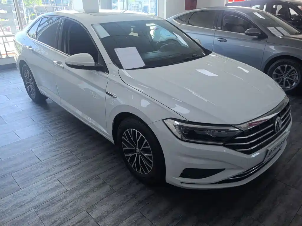 Volkswagen Sagitar 2020