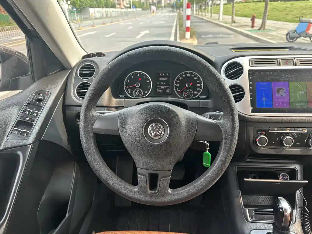 Volkswagen Tiguan 2015 — фото 15