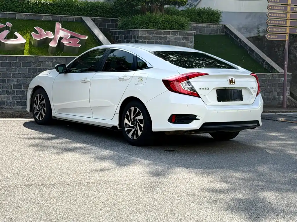 Honda Civic 2019 — фото 9