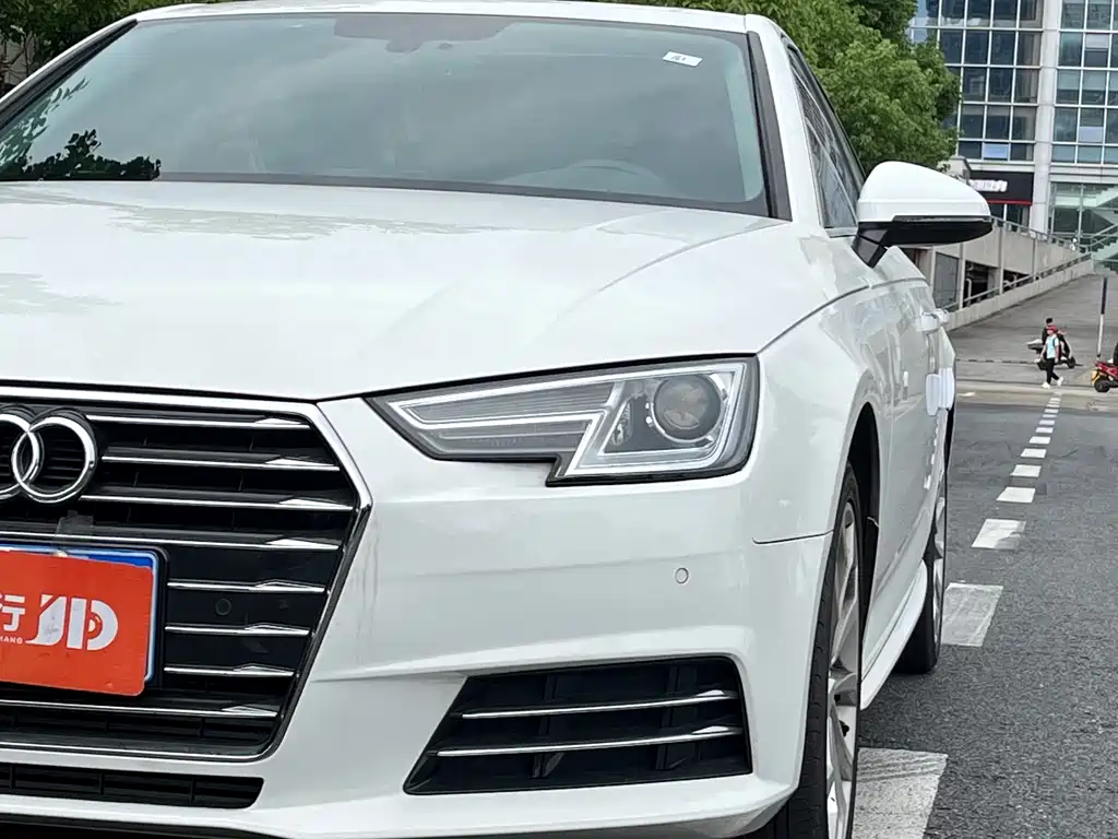 Audi A4L 2018 — фото 6