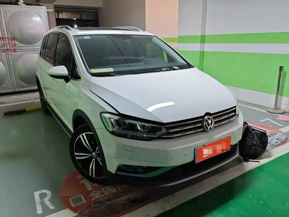 Volkswagen Touran 2019 — фото 2