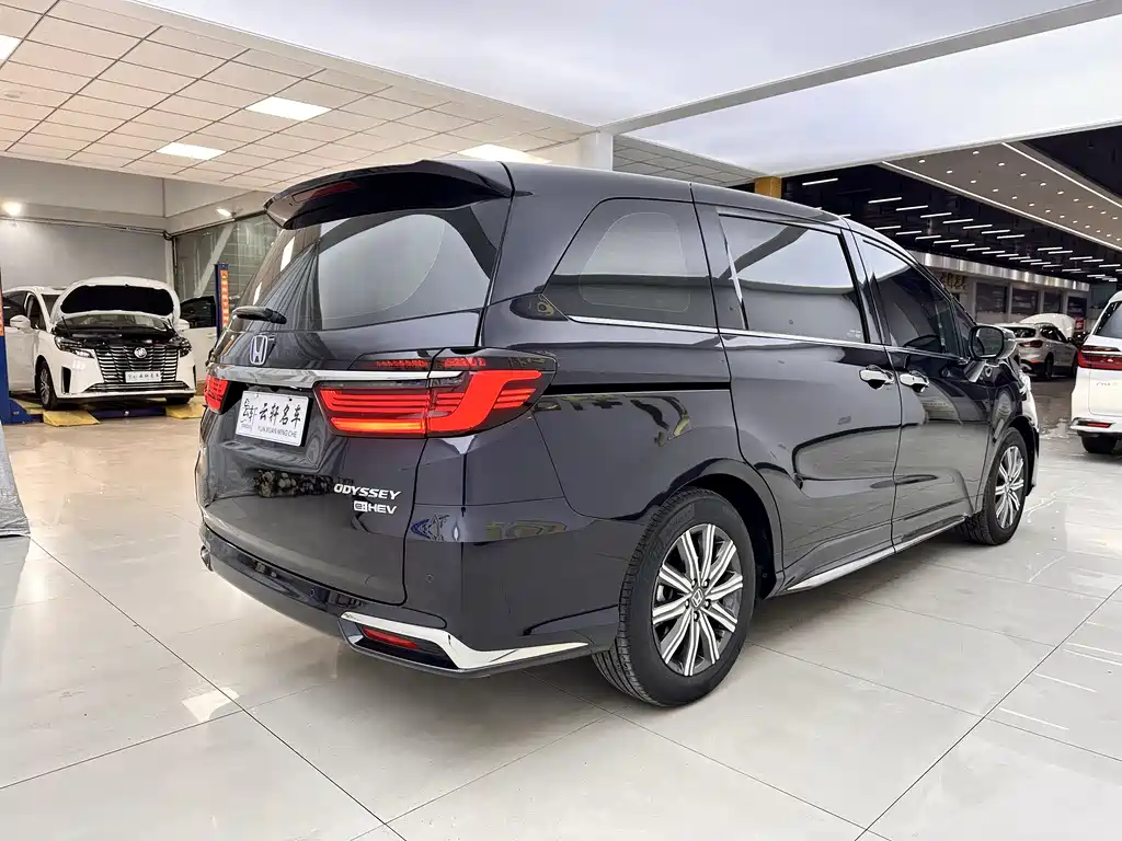 Honda Odyssey 2023 — фото 14