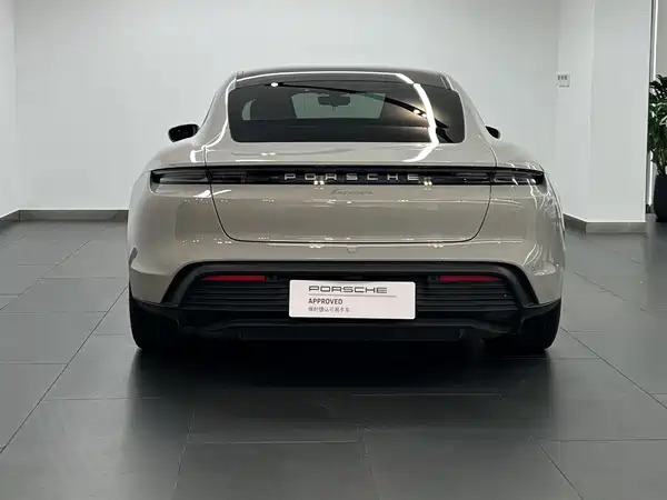 Porsche Taycan 2023