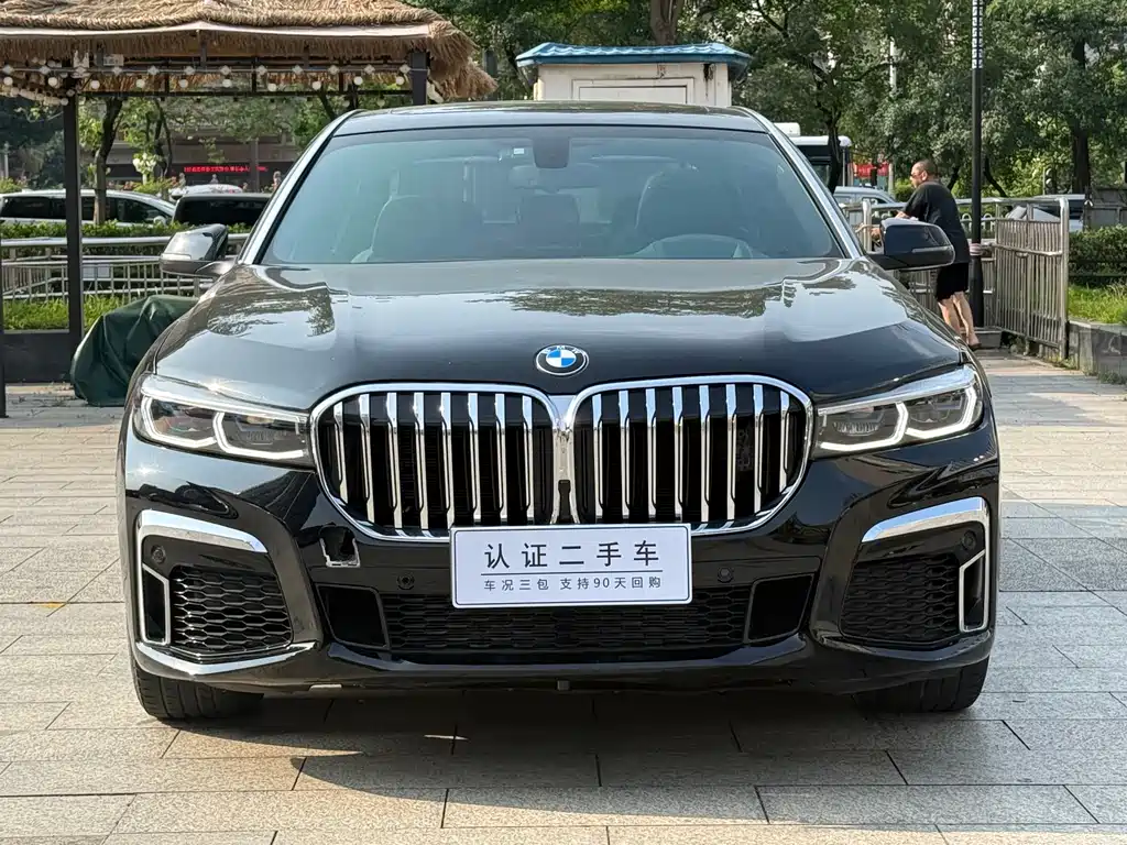 BMW 7 Series 2013 — фото 2