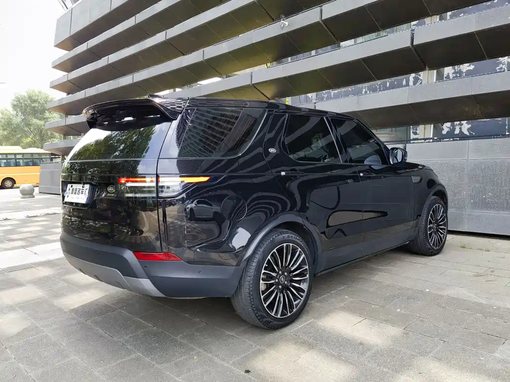 Land Rover Discovery 2019 — фото 5