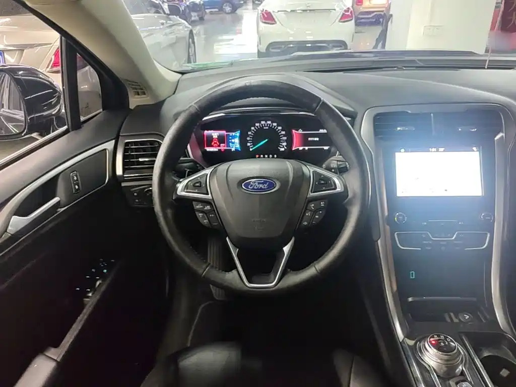 Ford Mondeo 2017 — фото 11