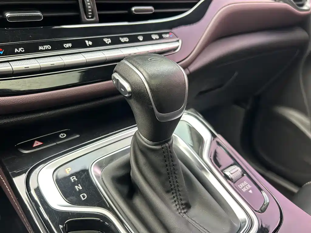 GAC Motor Trumpchi M6 2023 — фото 11
