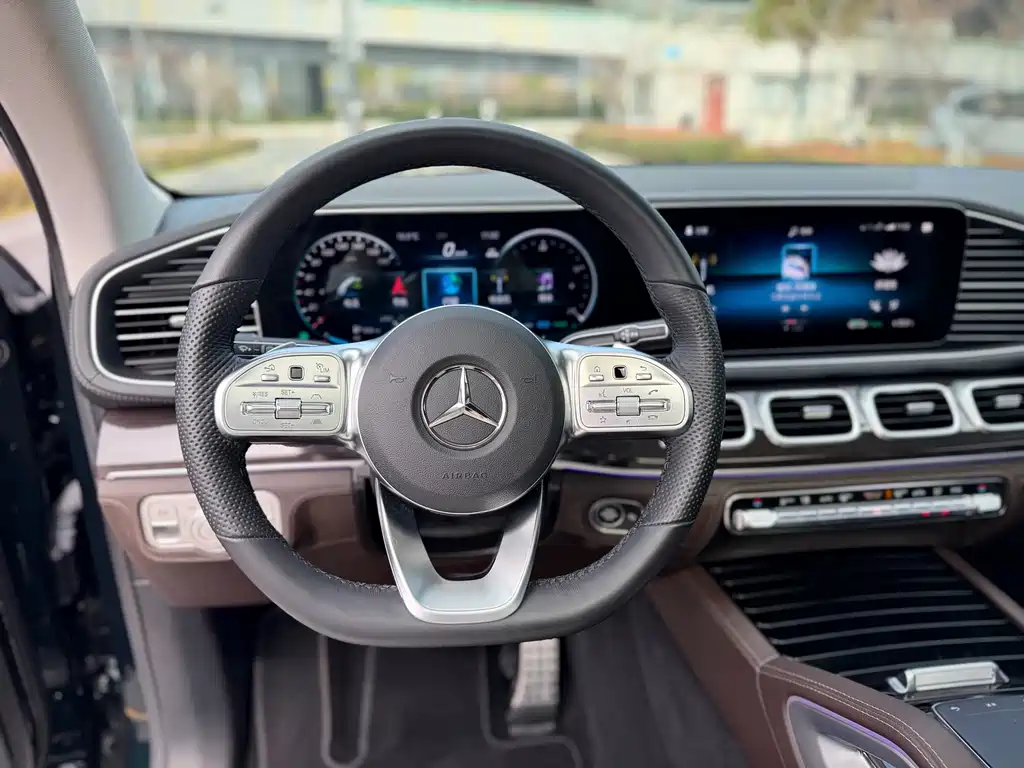 Mercedes-Benz GLS 2023 — фото 6