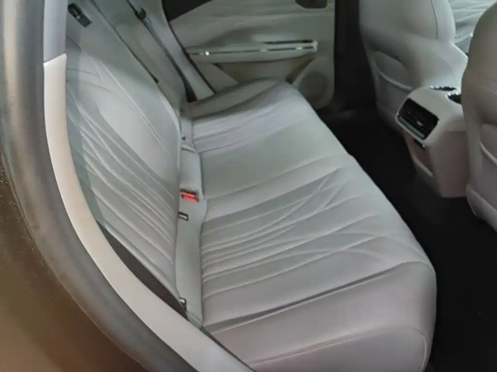 Geely Galaxy Starshine 8 2025 — фото 17