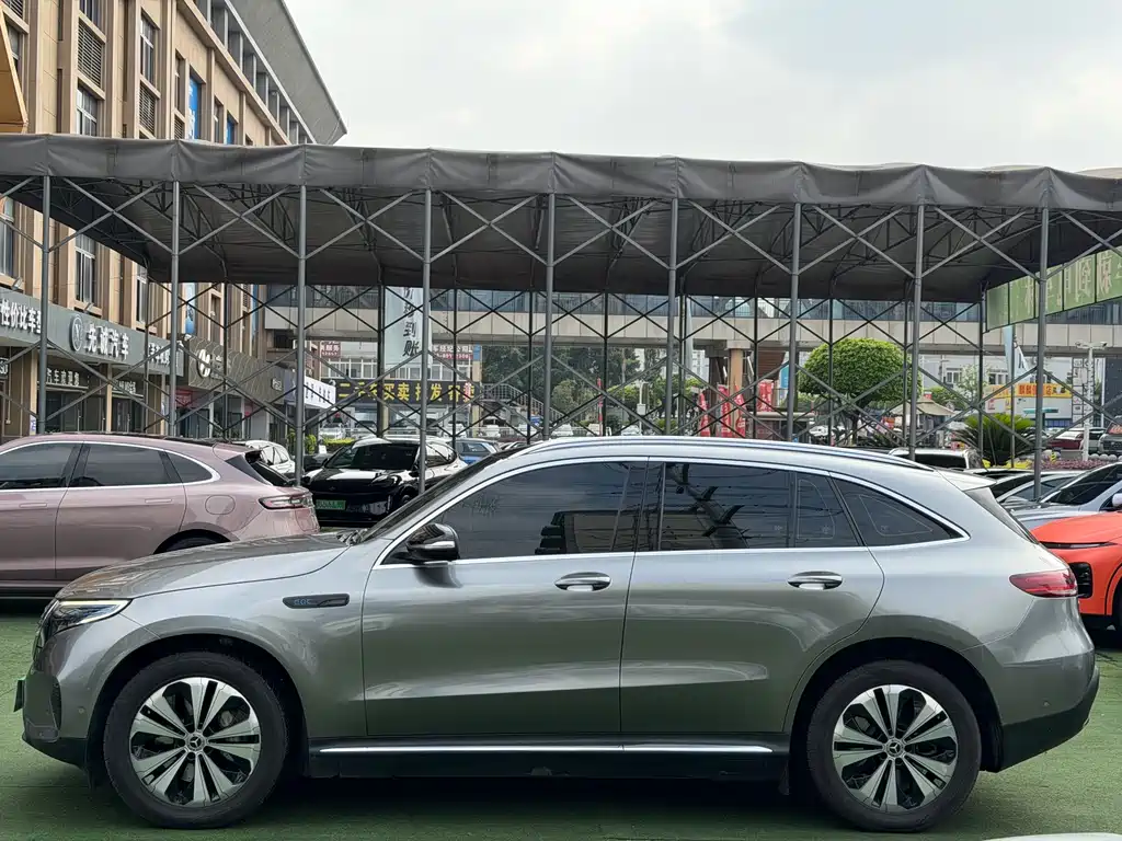 Mercedes-Benz EQC 2020 — фото 3