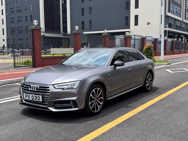 Audi A4L 2018