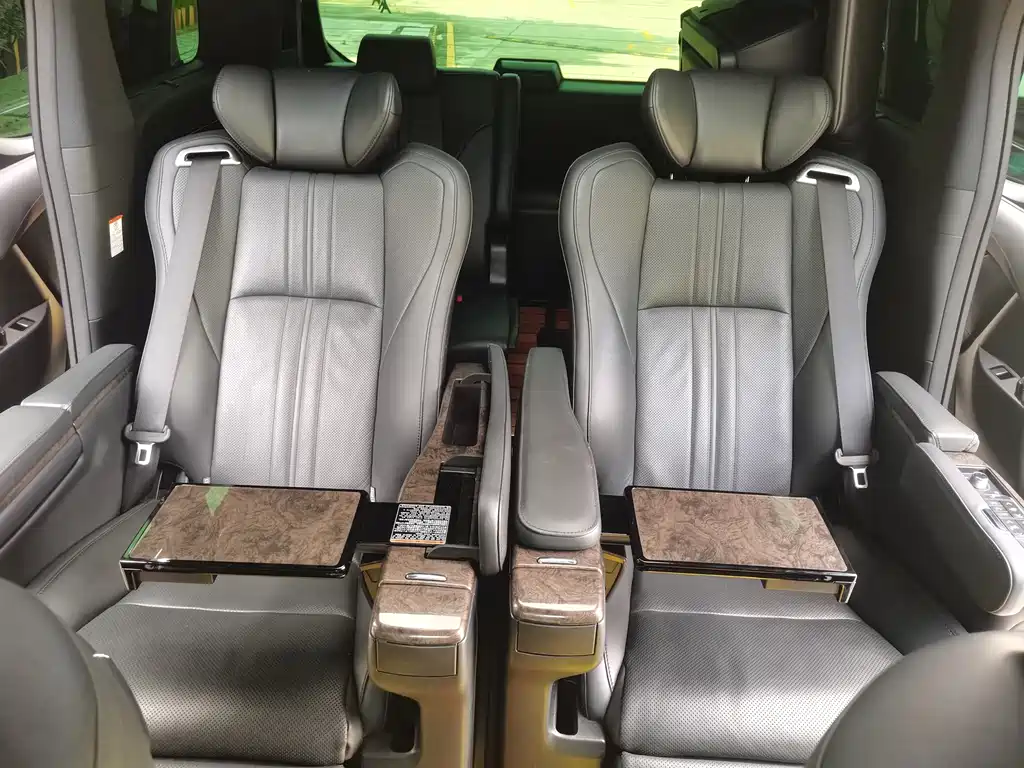 Toyota Vellfire 2022 — фото 13