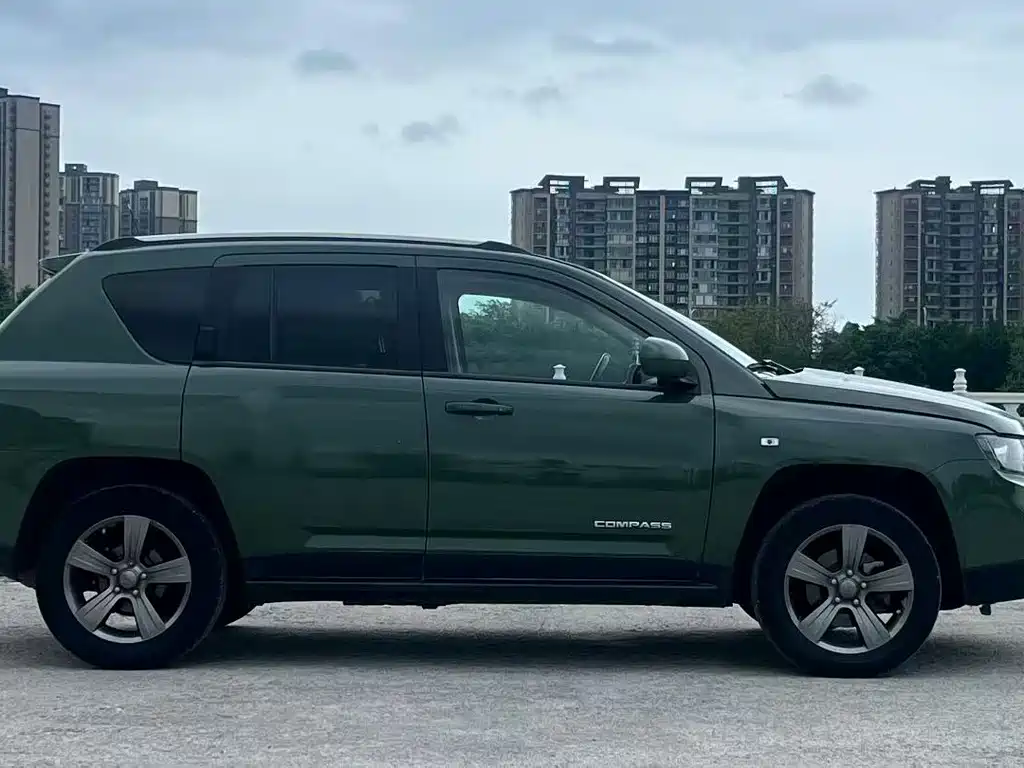 Jeep Compass 2014 — фото 4