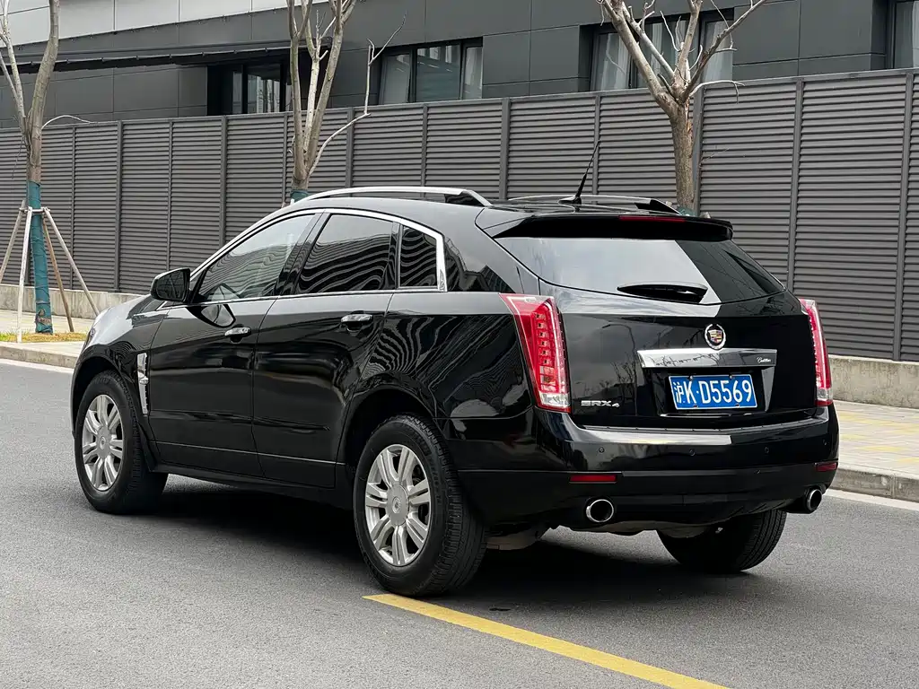 Cadillac SRX 2010 — фото 22
