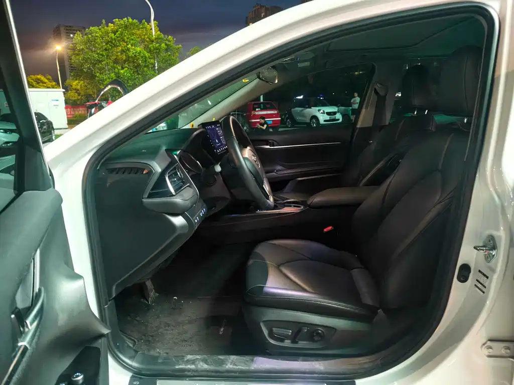 Toyota Camry 2024 — фото 12