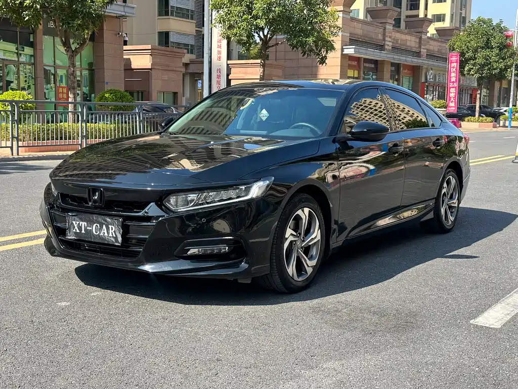 Honda Accord 2018 — фото 1