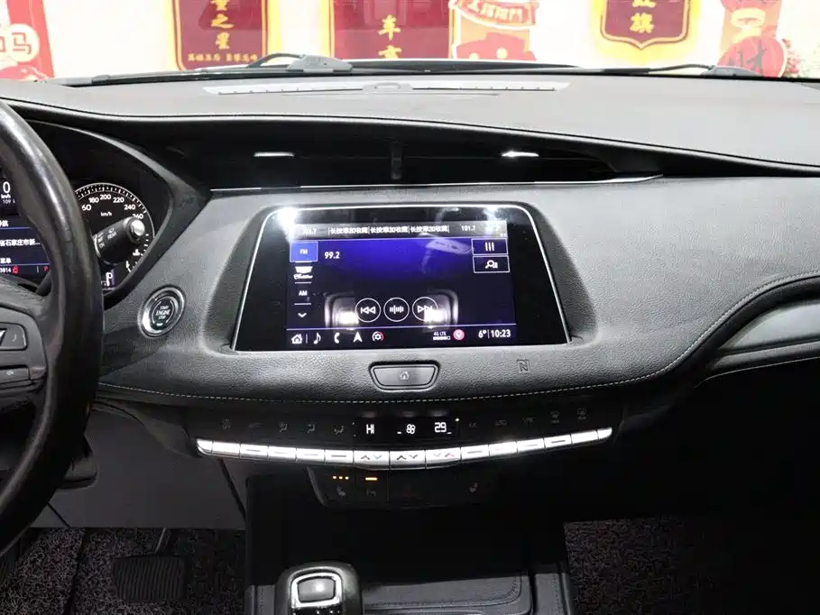 Cadillac XT4 2019 — фото 13