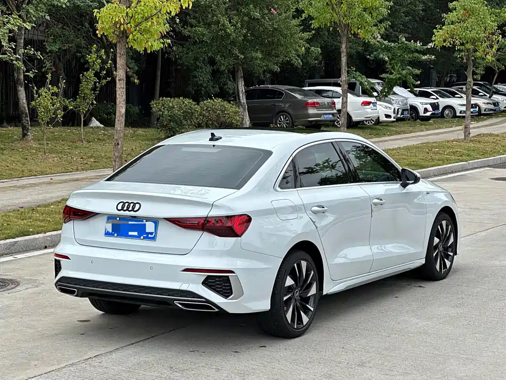 Audi A3 2023 — фото 10