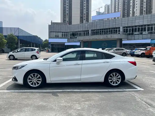Hongqi H5 2018