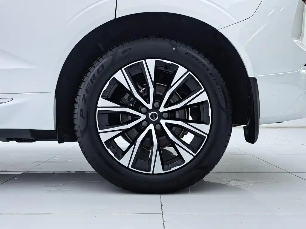 Volvo XC60 2024 — фото 29