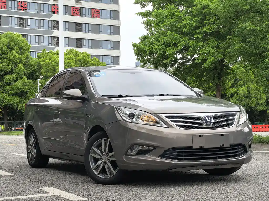 Changan Eado 2015 — фото 3
