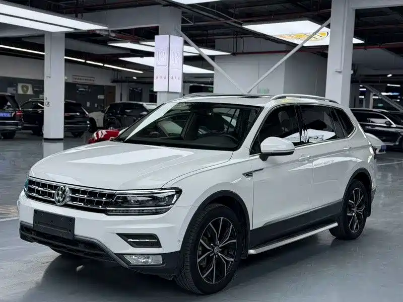 Volkswagen Tiguan L 2019 — фото 1