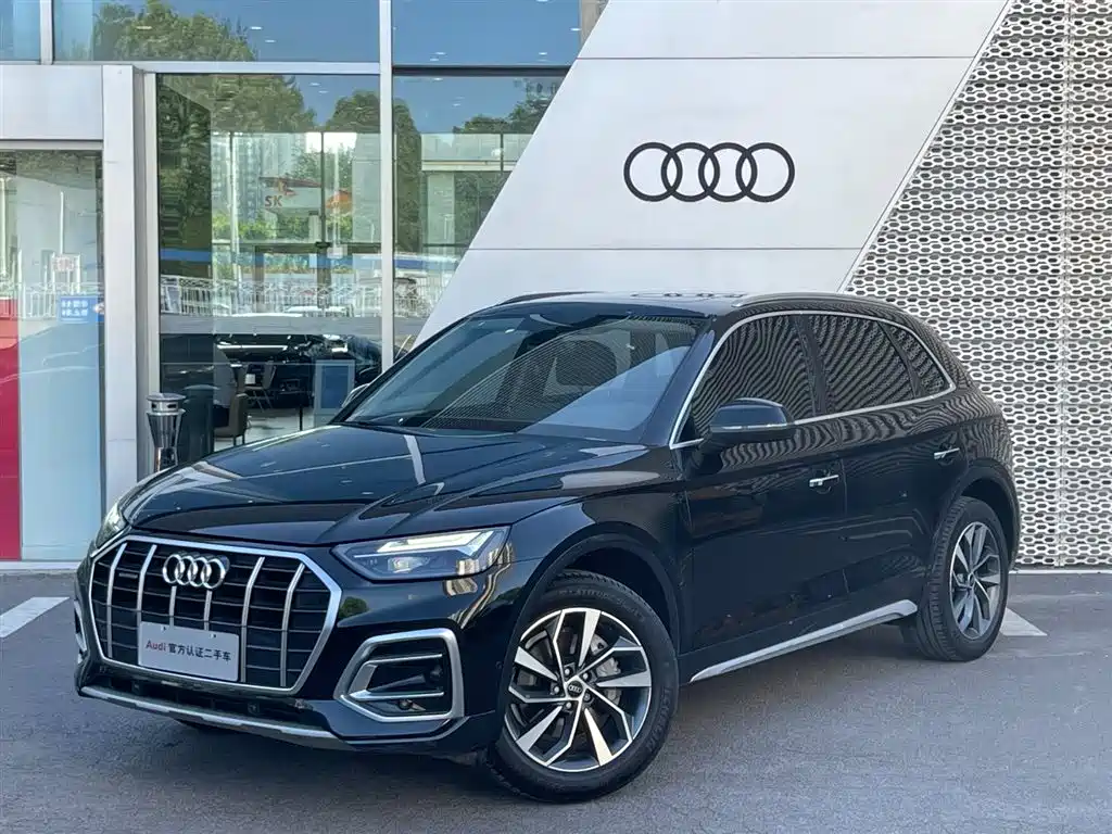 Audi Q5L 2022 — фото 1