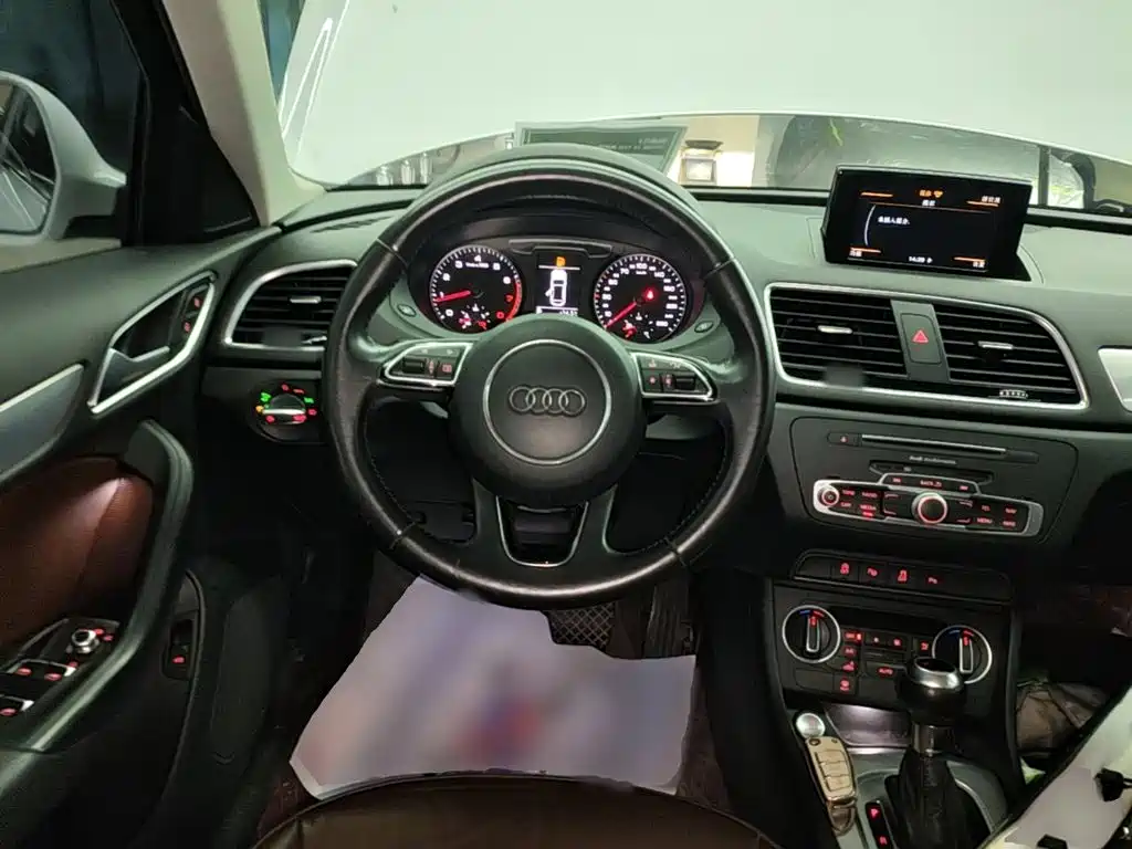 Audi Q3 2017 — фото 11