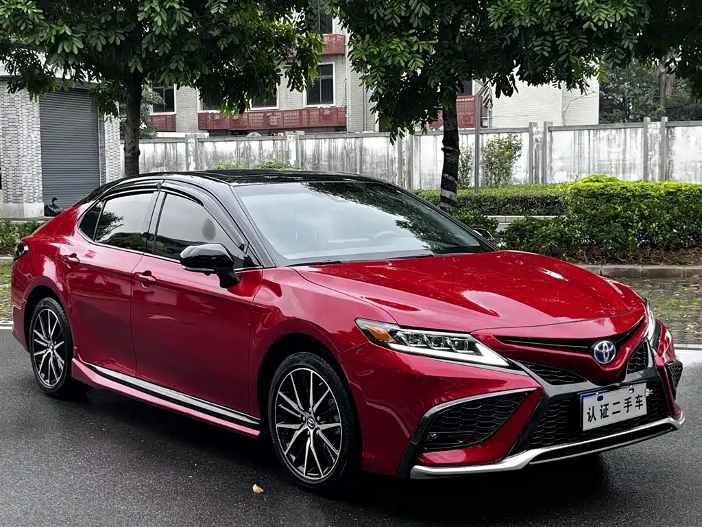 Toyota Camry 2022 — фото 4