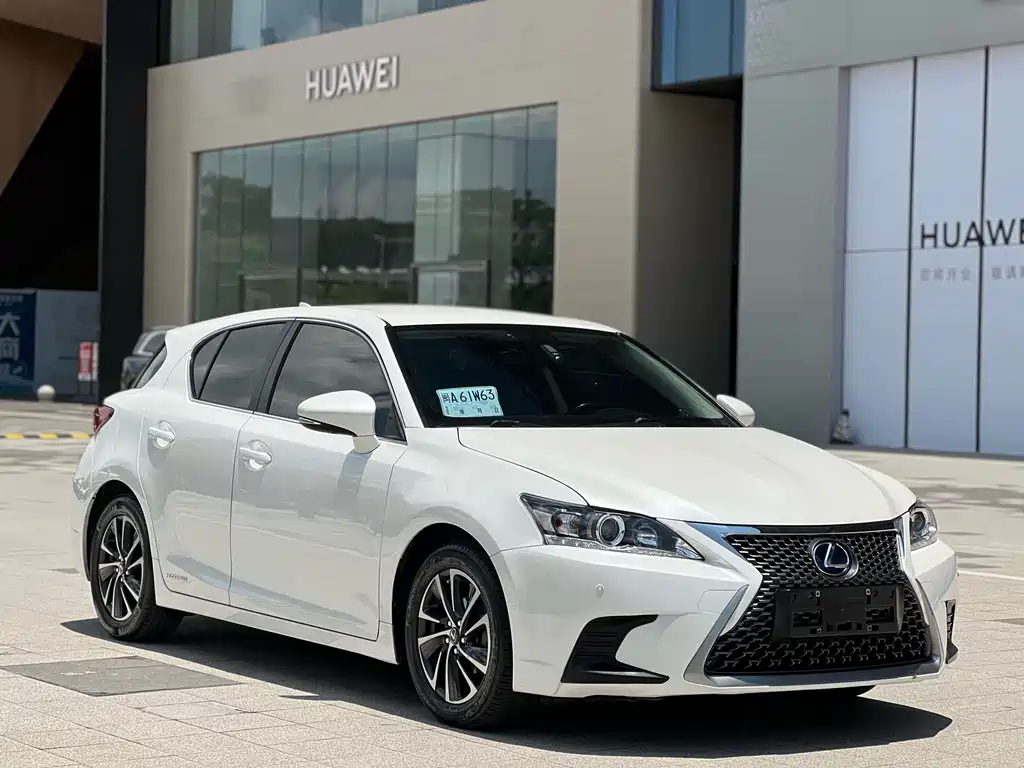 Lexus CT 2019 — фото 2