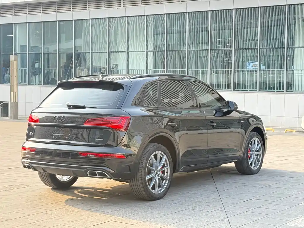 Audi Q5L 2023 — фото 4